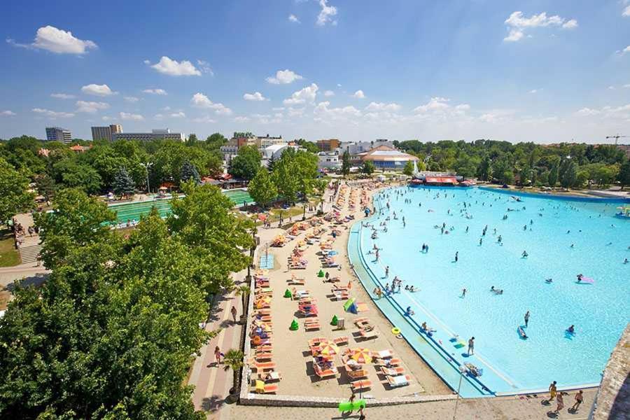 Lux Apartman Villa Hajduszoboszlo Exterior foto